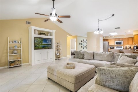 Touwnhouse à vendre à Clermont, Floride: 2 chambres, 140.47 m2 № 1793870 - photo 3