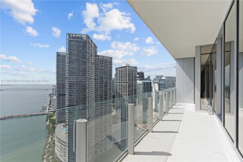 Снять в аренду кондоминиум в Майами, Флорида 5 спален, 368.91м2, № 1938995 - фото 9