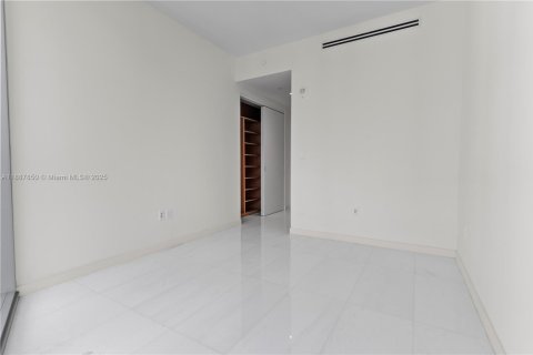 Снять в аренду кондоминиум в Майами, Флорида 5 спален, 368.91м2, № 1938995 - фото 30