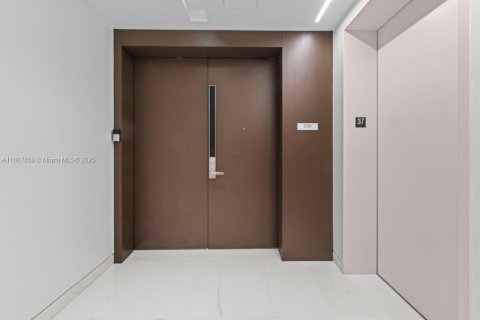 Снять в аренду кондоминиум в Майами, Флорида 5 спален, 368.91м2, № 1938995 - фото 4