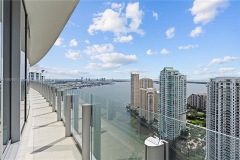 Снять в аренду кондоминиум в Майами, Флорида 5 спален, 368.91м2, № 1938995 - фото 20