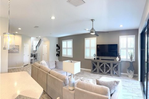 Townhouse in Wesley Chapel, Florida 3 bedrooms, 191.01 sq.m. № 1717283 - photo 5