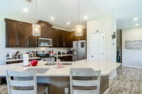 Townhouse in Wesley Chapel, Florida 3 bedrooms, 191.01 sq.m. № 1717283 - photo 9