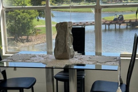 Купить кондоминиум в Санрайз, Флорида 2 спальни, 89.65м2, № 1984097 - фото 2