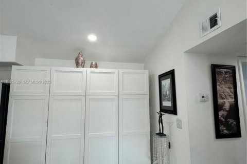 Купить кондоминиум в Санрайз, Флорида 2 спальни, 89.65м2, № 1984097 - фото 7