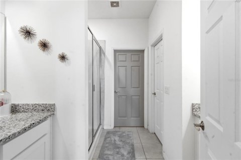 House in Sorrento, Florida 4 bedrooms, 170.29 sq.m. № 2208727 - photo 27