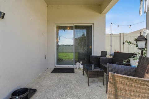 House in Sorrento, Florida 4 bedrooms, 170.29 sq.m. № 2208727 - photo 28