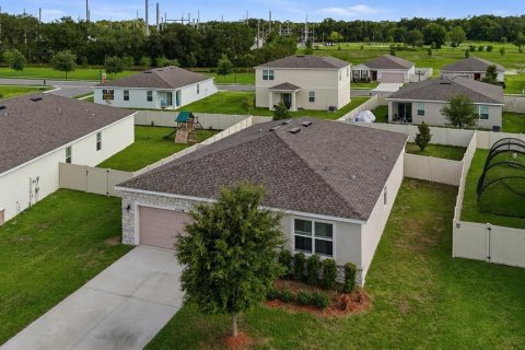 House in Sorrento, Florida 4 bedrooms, 170.29 sq.m. № 2208727 - photo 3