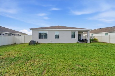 House in Sorrento, Florida 4 bedrooms, 170.29 sq.m. № 2208727 - photo 30