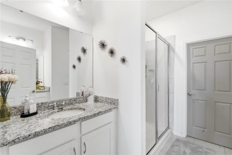 House in Sorrento, Florida 4 bedrooms, 170.29 sq.m. № 2208727 - photo 26