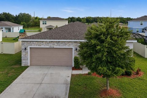 House in Sorrento, Florida 4 bedrooms, 170.29 sq.m. № 2208727 - photo 2