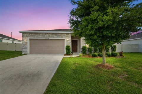 Casa en Sorrento, Florida 4 dormitorios, 170.29 m2 № 2208727