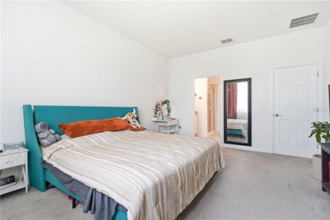 House in Sorrento, Florida 4 bedrooms, 170.29 sq.m. № 2208727 - photo 24