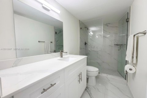 Condo in Hollywood, Florida, 2 bedrooms  № 2086937 - photo 6