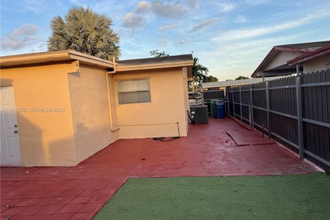 Villa ou maison à louer à Miami Gardens, Floride: 4 chambres, 148.64 m2 № 2056739 - photo 18