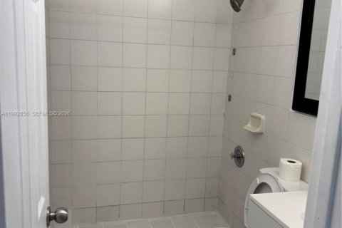 Villa ou maison à louer à Miami Gardens, Floride: 4 chambres, 148.64 m2 № 2056739 - photo 10