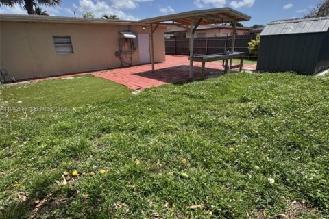 Villa ou maison à louer à Miami Gardens, Floride: 4 chambres, 148.64 m2 № 2056739 - photo 24