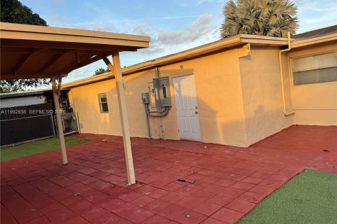 Villa ou maison à louer à Miami Gardens, Floride: 4 chambres, 148.64 m2 № 2056739 - photo 20