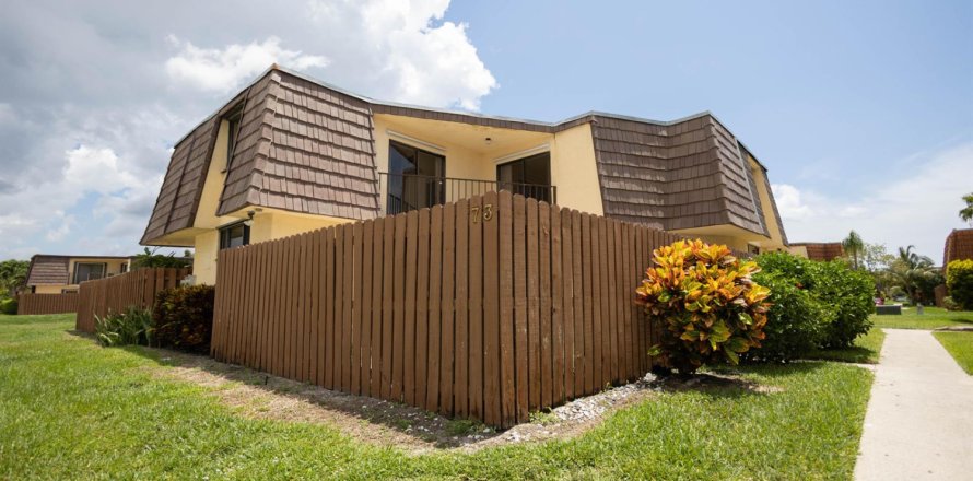 Touwnhouse à Palm Springs, Floride 2 chambres, 118.17 m2 № 2395508