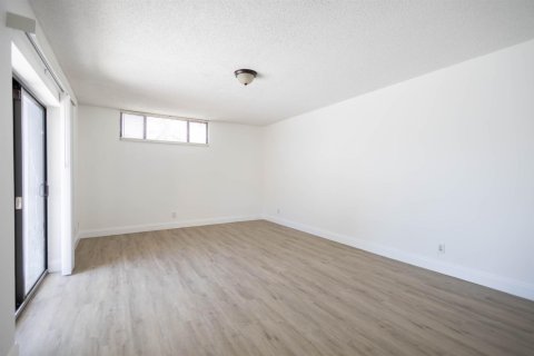 Touwnhouse à louer à Palm Springs, Floride: 2 chambres, 118.17 m2 № 2395508 - photo 4