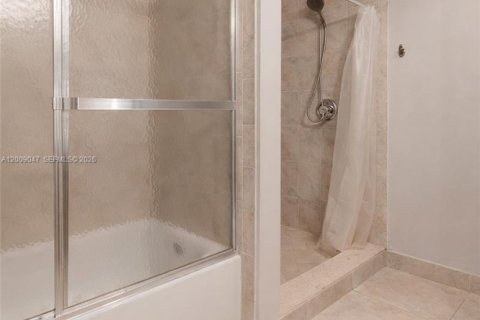 Touwnhouse à vendre à Hallandale Beach, Floride: 3 chambres, 151.99 m2 № 2090613 - photo 26