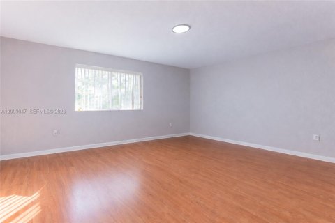 Touwnhouse à vendre à Hallandale Beach, Floride: 3 chambres, 151.99 m2 № 2090613 - photo 20