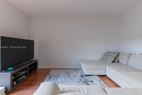 Touwnhouse à vendre à Hallandale Beach, Floride: 3 chambres, 151.99 m2 № 2090613 - photo 11