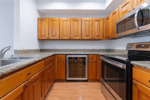 Touwnhouse à vendre à Hallandale Beach, Floride: 3 chambres, 151.99 m2 № 2090613 - photo 8