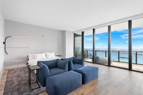 Copropriété à louer à Miami, Floride: 4 chambres, 391.12 m2 № 1956054 - photo 9