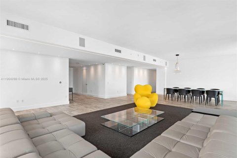 Copropriété à louer à Miami, Floride: 4 chambres, 391.12 m2 № 1956054 - photo 7