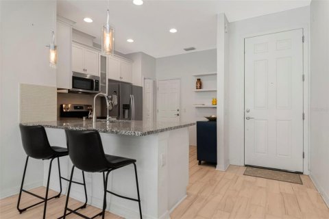 Townhouse in Clearwater, Florida 2 bedrooms, 145.95 sq.m. № 2424072 - photo 3