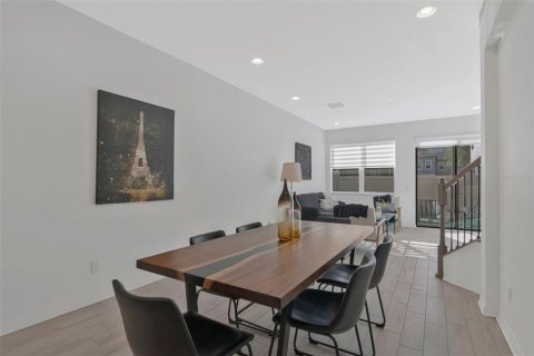Townhouse in Clearwater, Florida 2 bedrooms, 145.95 sq.m. № 2424072 - photo 8