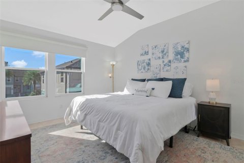 Townhouse in Clearwater, Florida 2 bedrooms, 145.95 sq.m. № 2424072 - photo 19
