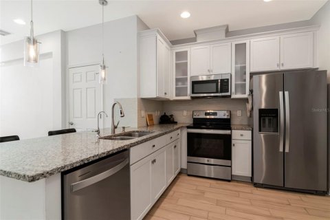 Townhouse in Clearwater, Florida 2 bedrooms, 145.95 sq.m. № 2424072 - photo 10