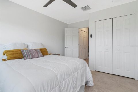Townhouse in Clearwater, Florida 2 bedrooms, 145.95 sq.m. № 2424072 - photo 23
