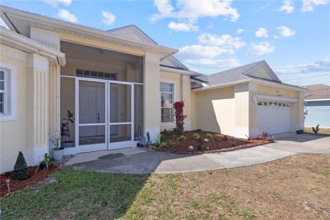 House in North Port, Florida 3 bedrooms, 236.53 sq.m. № 2099355 - photo 4