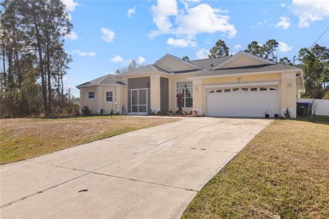 House in North Port, Florida 3 bedrooms, 236.53 sq.m. № 2099355 - photo 3