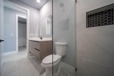 Casa en venta en Cape Coral, Florida, 3 dormitorios № 1966912 - foto 14