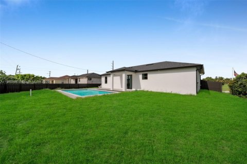 Casa en venta en Cape Coral, Florida, 3 dormitorios № 1966912 - foto 30