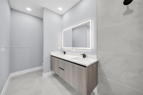 Casa en venta en Cape Coral, Florida, 3 dormitorios № 1966912 - foto 20