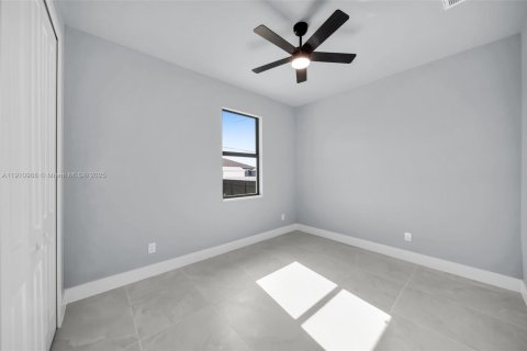 Casa en venta en Cape Coral, Florida, 3 dormitorios № 1966912 - foto 26