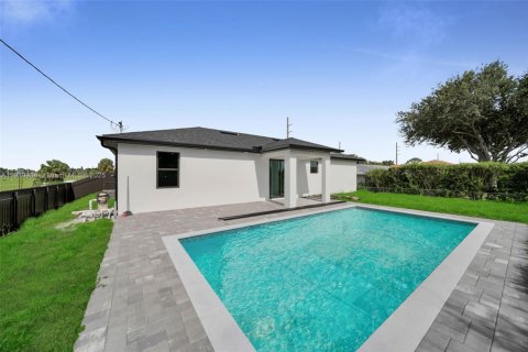 Casa en venta en Cape Coral, Florida, 3 dormitorios № 1966912 - foto 29