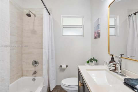 Casa en alquiler en Fort Lauderdale, Florida, 1 dormitorio, 76.74 m2 № 1991842 - foto 28