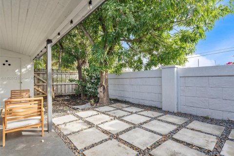 Casa en alquiler en Fort Lauderdale, Florida, 1 dormitorio, 76.74 m2 № 1991842 - foto 30