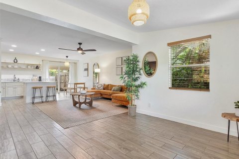 Casa en alquiler en Fort Lauderdale, Florida, 1 dormitorio, 76.74 m2 № 1991842 - foto 6