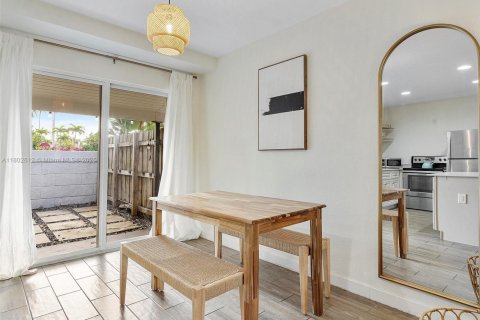 Casa en alquiler en Fort Lauderdale, Florida, 1 dormitorio, 76.74 m2 № 1991842 - foto 15