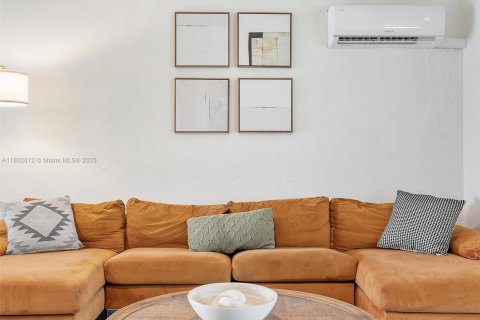 Casa en alquiler en Fort Lauderdale, Florida, 1 dormitorio, 76.74 m2 № 1991842 - foto 9