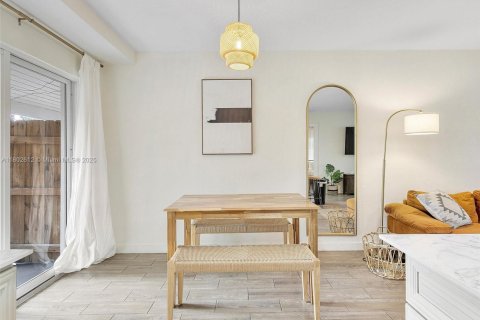 Casa en alquiler en Fort Lauderdale, Florida, 1 dormitorio, 76.74 m2 № 1991842 - foto 16