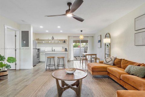 Casa en alquiler en Fort Lauderdale, Florida, 1 dormitorio, 76.74 m2 № 1991842 - foto 7