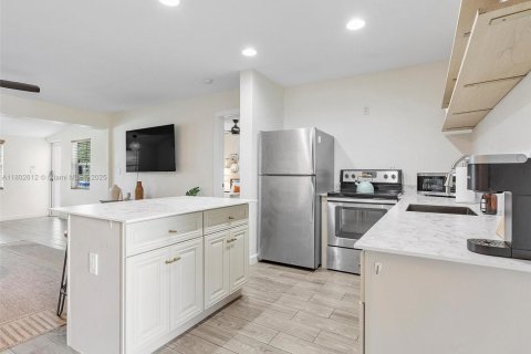 Casa en alquiler en Fort Lauderdale, Florida, 1 dormitorio, 76.74 m2 № 1991842 - foto 19